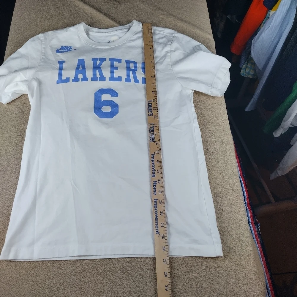 Nike Women's Size Small Los Angeles Lakers #6 LeBron James NBA Team Shirt